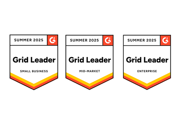 Drei G2 Grid Leader Badges für den Sommer 2023, die Auszeichnungen in den Kategorien Kleinunternehmen, Mid-Market und Enterprise mit Chevron-Designs zeigen
